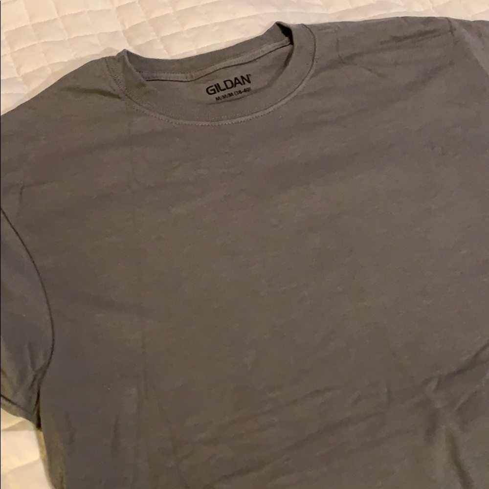 Mans Gildan Tee